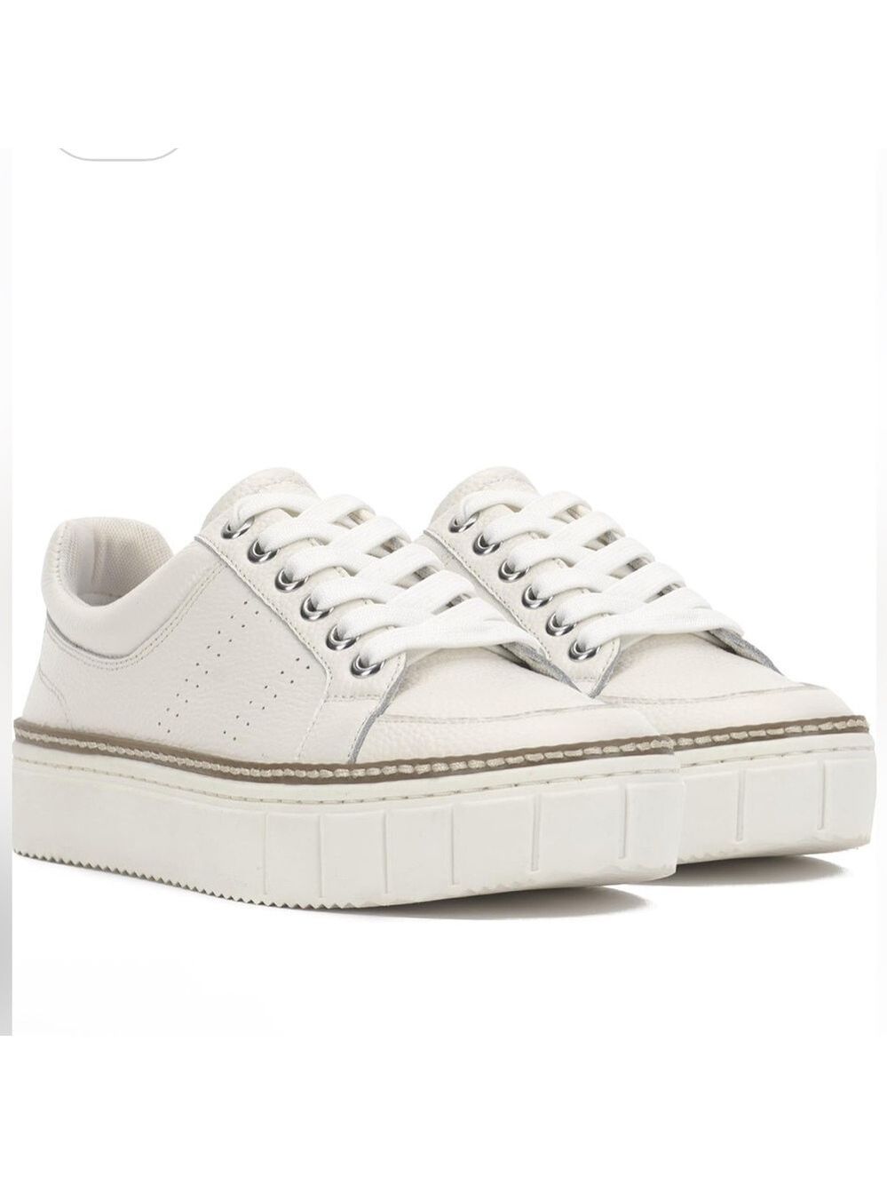 NWOB $80 Vince Camuto Rezelli Lace-Up Sneaker - 9.5